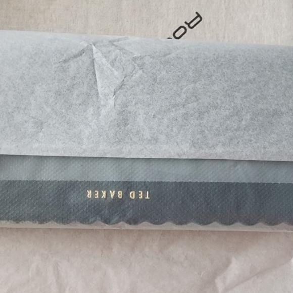 Ted Baker Vivecka scalloped leather purse/ wallet - Picture 11 of 13